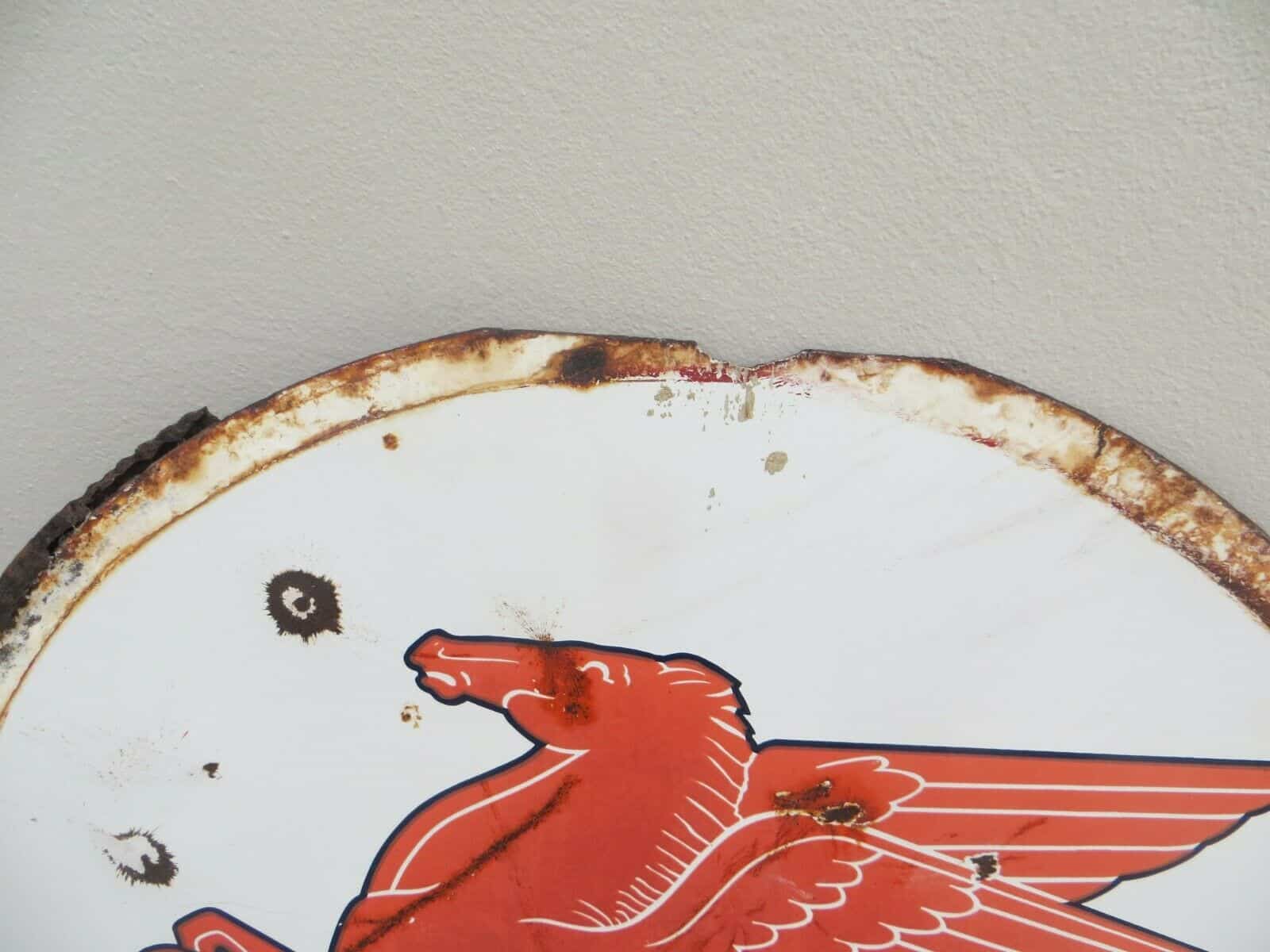 How to Tell If a Sign Is Porcelain