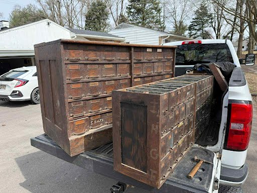 Cabinet pickup - MI